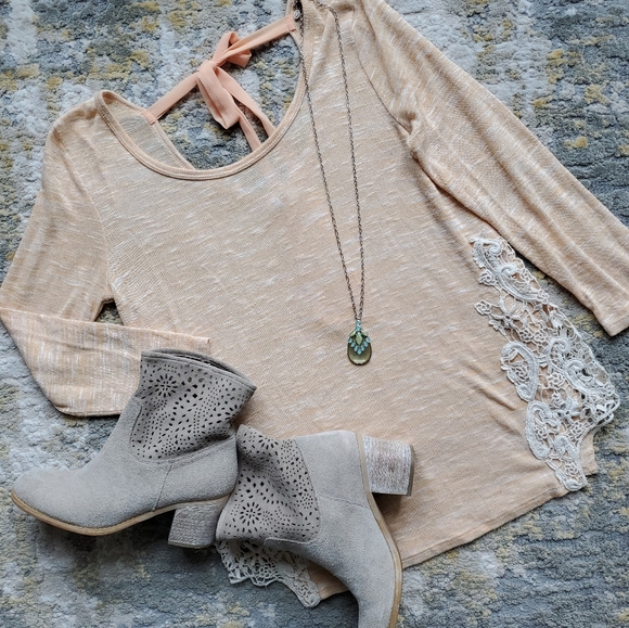 Charming Charlie Crochet Detail Peach Knit Top - Picture 2 of 11